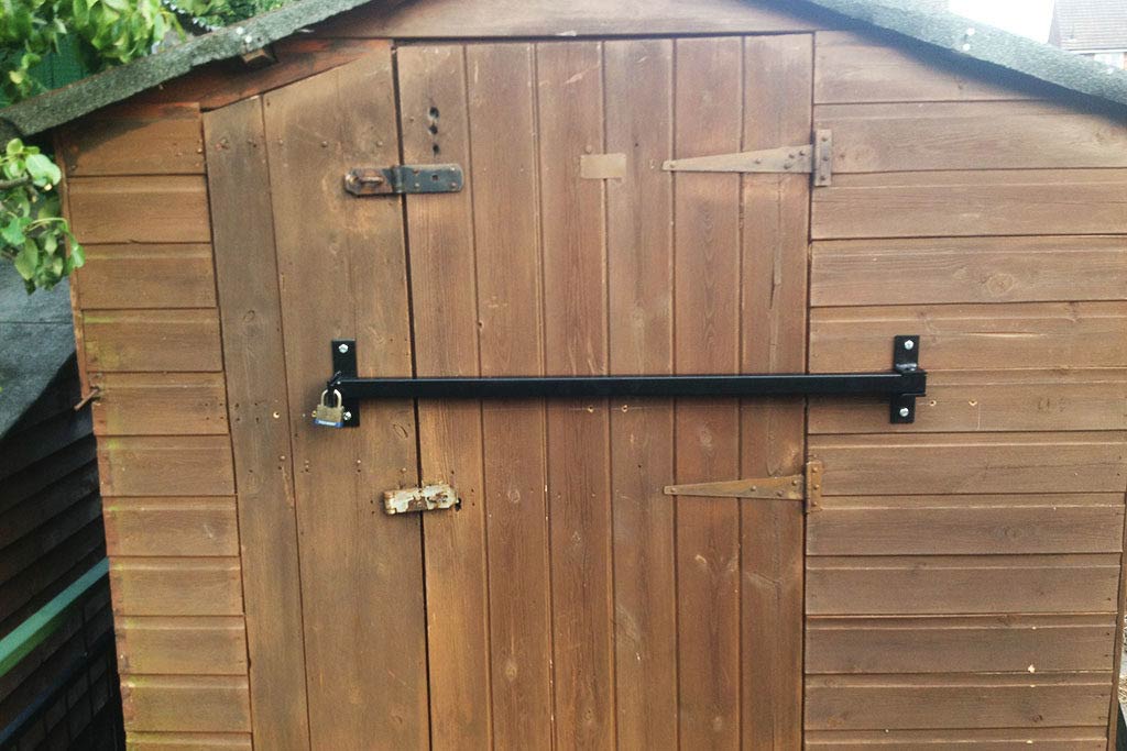 shed bar security 1024x683 - The Best Alarms for Sheds