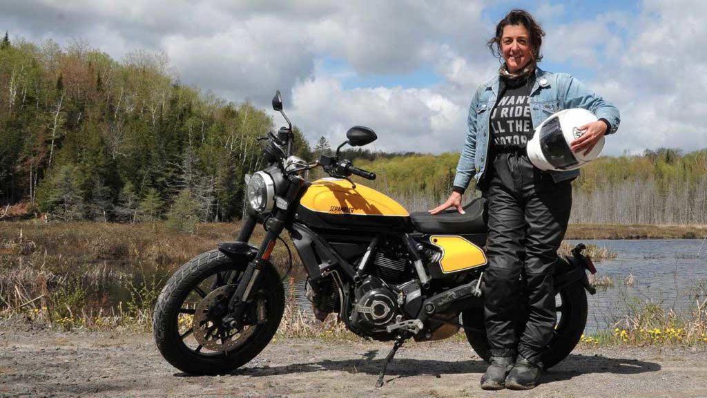 womens motorcycle boots review 1024x576 - The Best Modern Retro Motorcycles