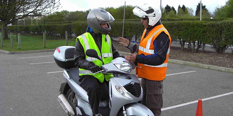 cbt test clothing guide - I have a full car licence, can I ride a 125cc motorcycle?
